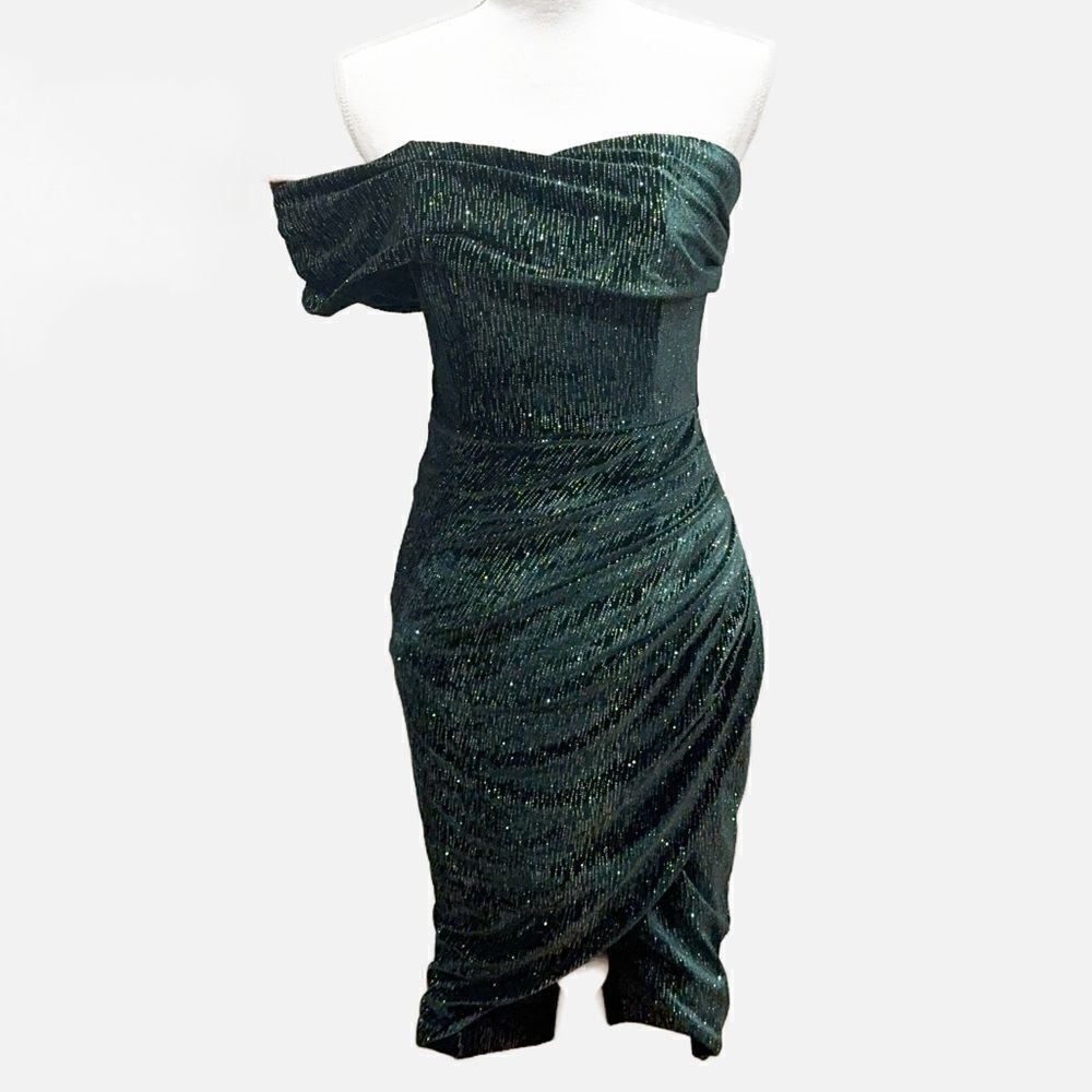 Lavish Alice LEILA Sparkle Emerald Green Velvet Dress with Off Shoulder Sz 4
